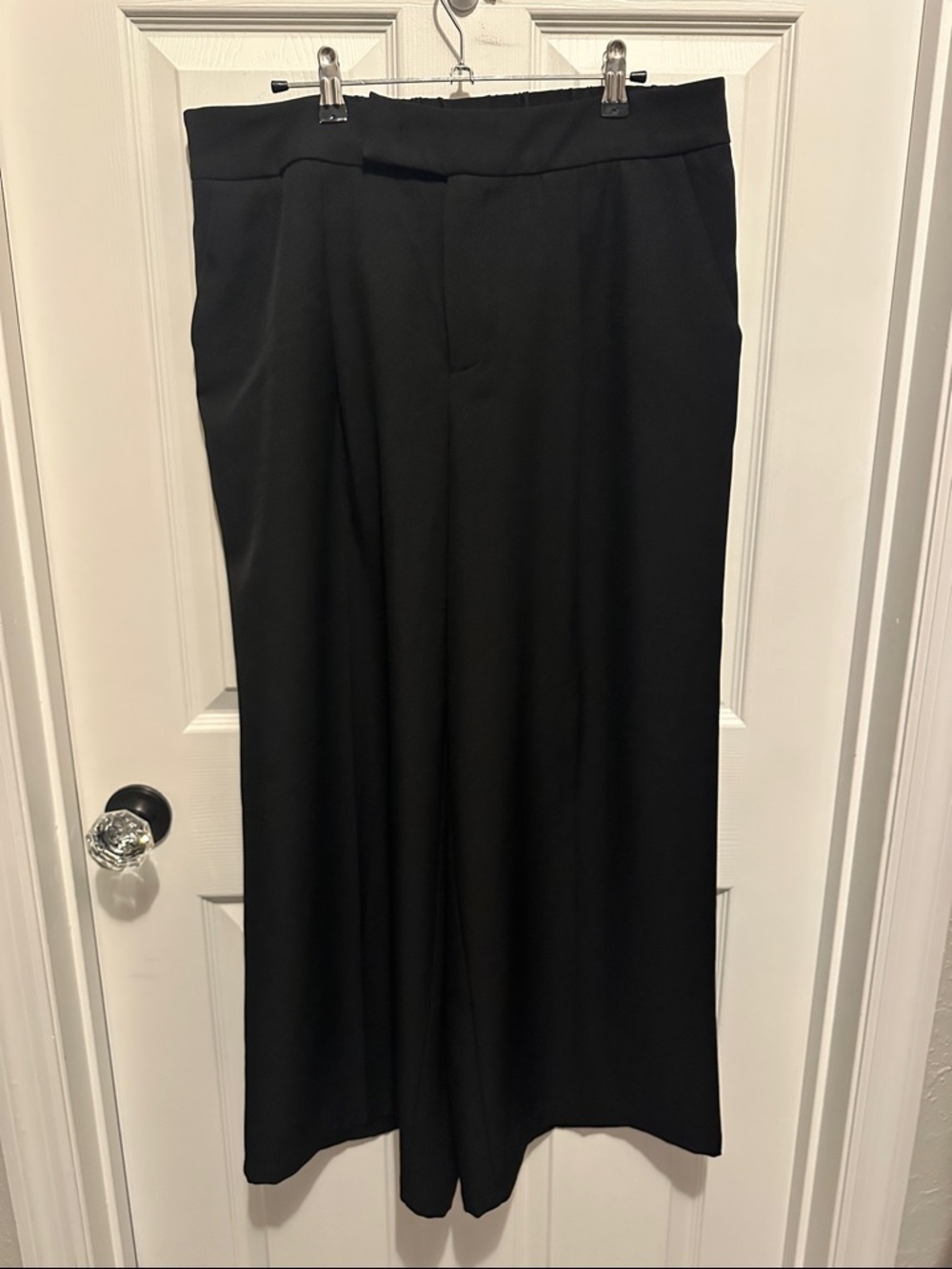 Women’s Black Wide-Leg Dress Pants